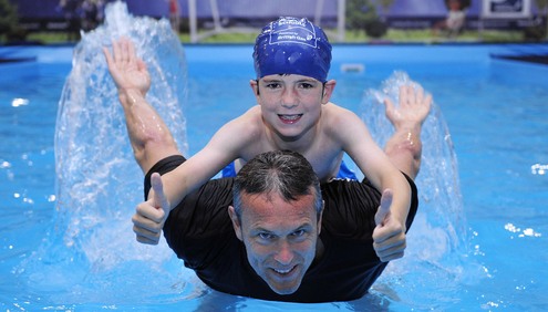 Foster teaches Hull kids to swim for free in one of UK’s most deprived areas